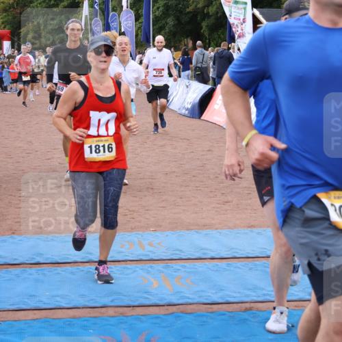 14.09.2025 - Airport Race Strokosch-Dieckow http://msf.ph/oto/8901747 14.09.2025 12:32:22 Ziel 269, 303, 421, 494, 682, 735, 743, 856, 994, 1709, 1805, 1816, 1903, 2110, 2129, 4272 meine-sportfotos.de