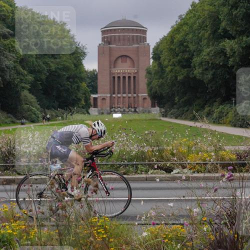 14.09.2025 - Stadtparktriathlon Michael Burmester http://msf.ph/oto/8901756 14.09.2025 09:27:24 Radfahren 346, 359, 438, 473, 494 meine-sportfotos.de