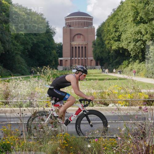 14.09.2025 - Stadtparktriathlon Michael Burmester http://msf.ph/oto/8901761 14.09.2025 13:19:48 Radfahren 1397, 1450, 1494, 1537, 1541, 1620 meine-sportfotos.de