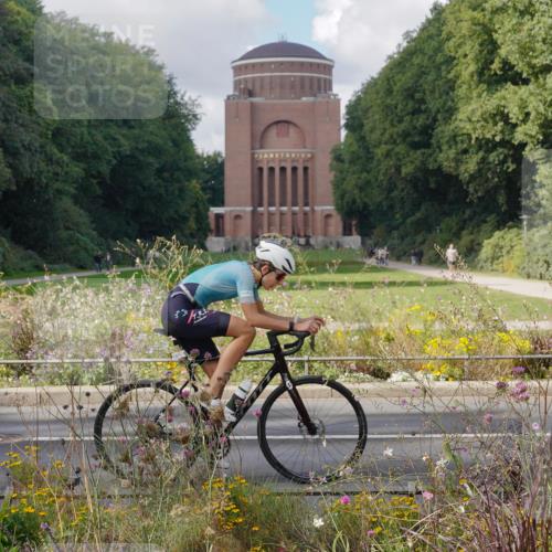 14.09.2025 - Stadtparktriathlon Michael Burmester http://msf.ph/oto/8901770 14.09.2025 13:19:56 Radfahren 1357, 1376, 1397, 1526, 1541, 1571 meine-sportfotos.de