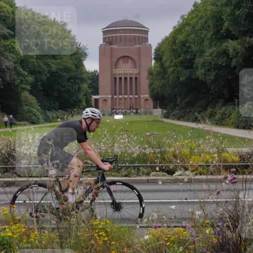 14.09.2025 - Stadtparktriathlon Michael Burmester http://msf.ph/oto/8901780 14.09.2025 09:27:47 Radfahren 380, 386, 401, 404, 445, 506 meine-sportfotos.de