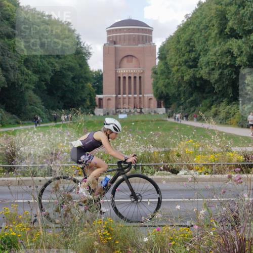 14.09.2025 - Stadtparktriathlon Michael Burmester http://msf.ph/oto/8901782 14.09.2025 13:20:05 Radfahren 1426, 1526, 1571 meine-sportfotos.de