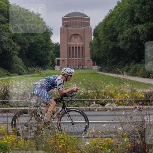14.09.2025 - Stadtparktriathlon Michael Burmester http://msf.ph/oto/8901815 14.09.2025 09:28:16 Radfahren 327, 383, 393, 413, 448, 498 meine-sportfotos.de