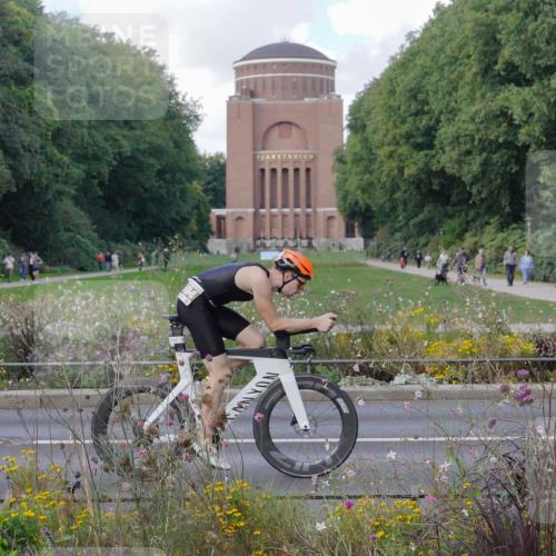 14.09.2025 - Stadtparktriathlon Michael Burmester http://msf.ph/oto/8901840 14.09.2025 13:21:08 Radfahren 1331, 1504, 1594, 1616 meine-sportfotos.de