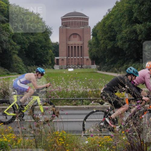 14.09.2025 - Stadtparktriathlon Michael Burmester http://msf.ph/oto/8901843 14.09.2025 09:28:28 Radfahren 311, 382, 400, 413, 414, 423, 430, 435, 448 meine-sportfotos.de
