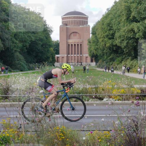 14.09.2025 - Stadtparktriathlon Michael Burmester http://msf.ph/oto/8901853 14.09.2025 13:21:39 Radfahren 1469, 1530, 1538, 1552, 1564 meine-sportfotos.de