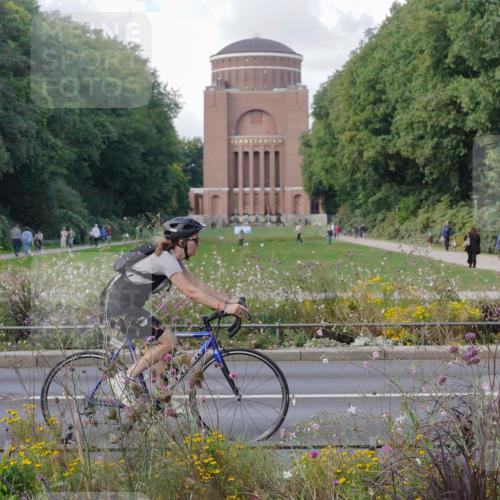 14.09.2025 - Stadtparktriathlon Michael Burmester http://msf.ph/oto/8901920 14.09.2025 13:22:44 Radfahren 1423, 1471, 1492, 1535 meine-sportfotos.de