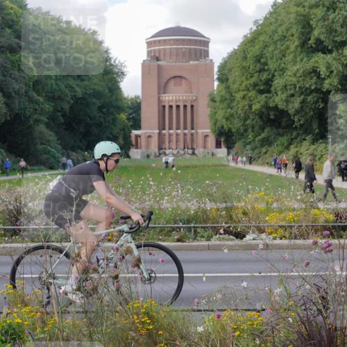 14.09.2025 - Stadtparktriathlon Michael Burmester http://msf.ph/oto/8901952 14.09.2025 13:23:16 Radfahren 1446, 1456, 1529, 1584 meine-sportfotos.de