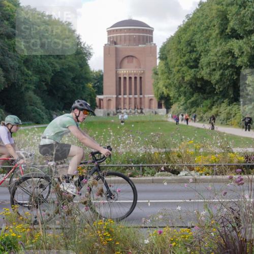 14.09.2025 - Stadtparktriathlon Michael Burmester http://msf.ph/oto/8901960 14.09.2025 13:23:26 Radfahren 1523, 1557, 1563, 1584 meine-sportfotos.de