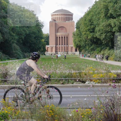 14.09.2025 - Stadtparktriathlon Michael Burmester http://msf.ph/oto/8901978 14.09.2025 13:23:59 Radfahren 1330, 1429, 1441 meine-sportfotos.de