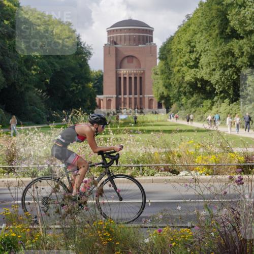 14.09.2025 - Stadtparktriathlon Michael Burmester http://msf.ph/oto/8901999 14.09.2025 13:24:17 Radfahren 1477, 1531 meine-sportfotos.de
