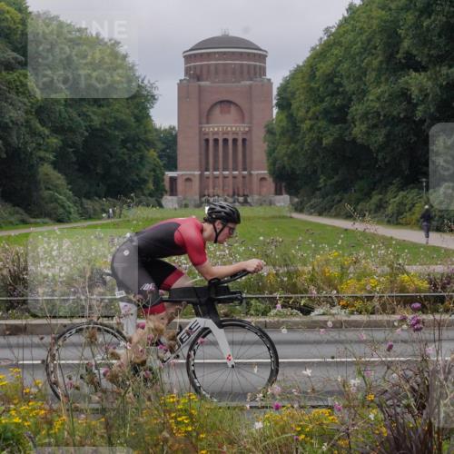 14.09.2025 - Stadtparktriathlon Michael Burmester http://msf.ph/oto/8902015 14.09.2025 09:30:07 Radfahren 394, 412, 484 meine-sportfotos.de