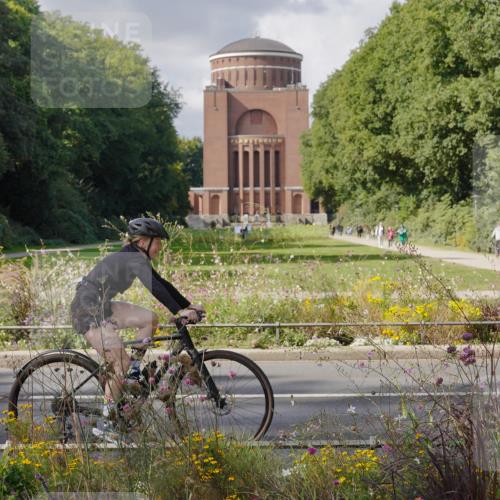 14.09.2025 - Stadtparktriathlon Michael Burmester http://msf.ph/oto/8902232 14.09.2025 13:26:01 Radfahren 1427, 1472, 1498, 1522 meine-sportfotos.de