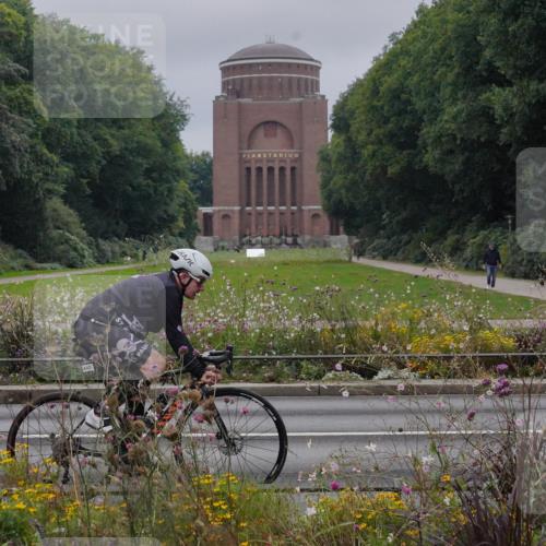 14.09.2025 - Stadtparktriathlon Michael Burmester http://msf.ph/oto/8902270 14.09.2025 09:32:55 Radfahren 381, 389, 419, 440, 471, 475, 481 meine-sportfotos.de