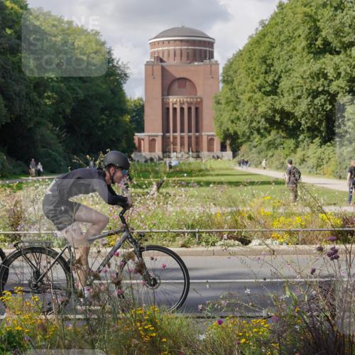 14.09.2025 - Stadtparktriathlon Michael Burmester http://msf.ph/oto/8902289 14.09.2025 13:27:05 Radfahren 1453, 1480, 1493, 1501, 1527, 1537, 1549, 1571, 1573, 1582 meine-sportfotos.de