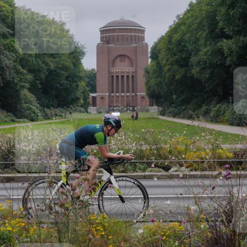 14.09.2025 - Stadtparktriathlon Michael Burmester http://msf.ph/oto/8902300 14.09.2025 09:33:29 Radfahren 420, 443, 447, 455, 459, 486, 495 meine-sportfotos.de