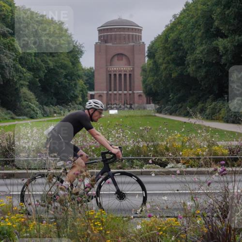 14.09.2025 - Stadtparktriathlon Michael Burmester http://msf.ph/oto/8902337 14.09.2025 09:34:25 Radfahren 338, 380, 401, 404, 479 meine-sportfotos.de