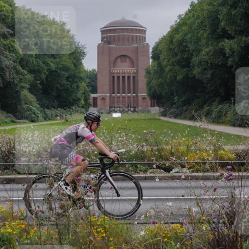 14.09.2025 - Stadtparktriathlon Michael Burmester http://msf.ph/oto/8902352 14.09.2025 09:34:43 Radfahren 302, 438, 477, 492, 497 meine-sportfotos.de