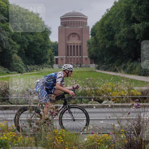 14.09.2025 - Stadtparktriathlon Michael Burmester http://msf.ph/oto/8902363 14.09.2025 09:34:57 Radfahren 383, 386, 393 meine-sportfotos.de
