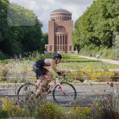 14.09.2025 - Stadtparktriathlon Michael Burmester http://msf.ph/oto/8902377 14.09.2025 13:28:46 Radfahren 1604 meine-sportfotos.de