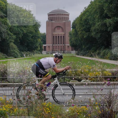 14.09.2025 - Stadtparktriathlon Michael Burmester http://msf.ph/oto/8902379 14.09.2025 09:35:39 Radfahren 410, 467, 498 meine-sportfotos.de
