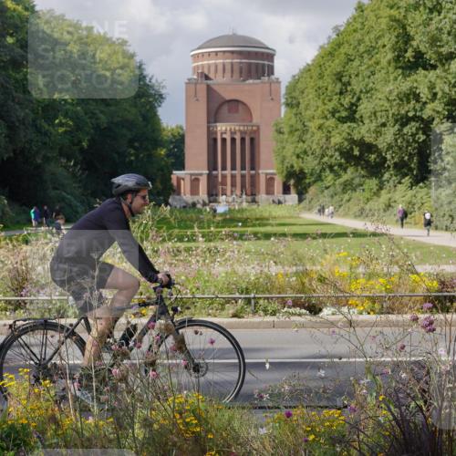 14.09.2025 - Stadtparktriathlon Michael Burmester http://msf.ph/oto/8902388 14.09.2025 13:29:11 Radfahren 1495, 1497, 1525 meine-sportfotos.de