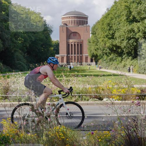 14.09.2025 - Stadtparktriathlon Michael Burmester http://msf.ph/oto/8902416 14.09.2025 13:30:18 Radfahren 1452, 1463, 1471 meine-sportfotos.de