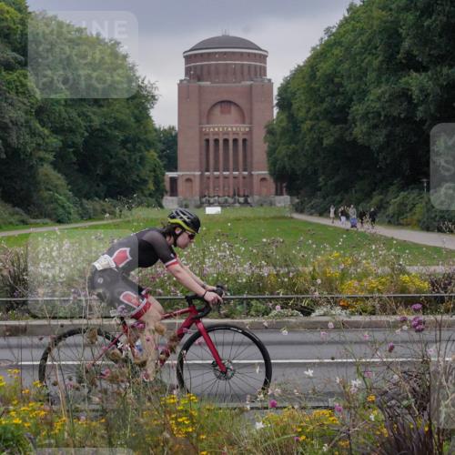 14.09.2025 - Stadtparktriathlon Michael Burmester http://msf.ph/oto/8902444 14.09.2025 09:39:36 Radfahren 488, 499 meine-sportfotos.de