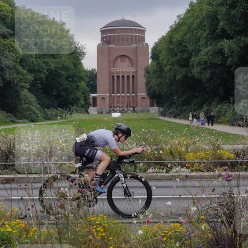 14.09.2025 - Stadtparktriathlon Michael Burmester http://msf.ph/oto/8902448 14.09.2025 09:39:46 Radfahren 471 meine-sportfotos.de