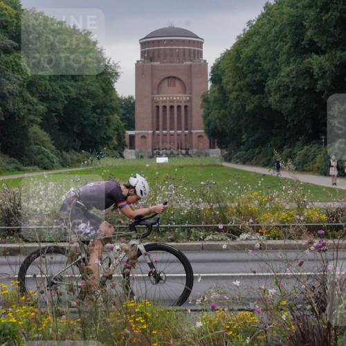 14.09.2025 - Stadtparktriathlon Michael Burmester http://msf.ph/oto/8902456 14.09.2025 09:40:15 Radfahren 454, 464, 473, 481, 482 meine-sportfotos.de