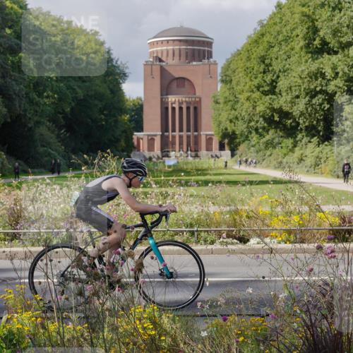 14.09.2025 - Stadtparktriathlon Michael Burmester http://msf.ph/oto/8902469 14.09.2025 13:32:08 Radfahren 1491, 1523, 1570, 1593, 1606 meine-sportfotos.de