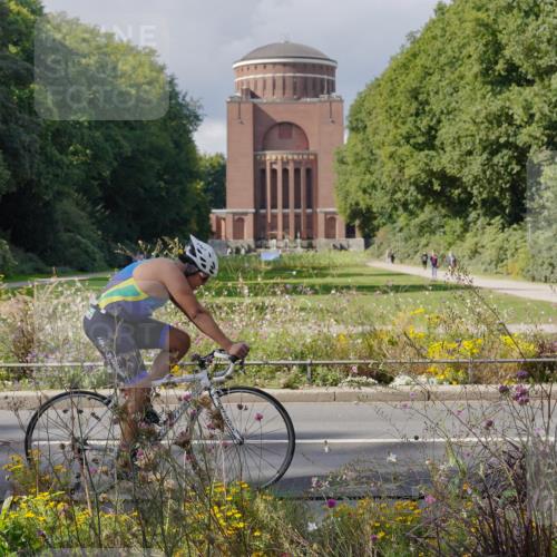 14.09.2025 - Stadtparktriathlon Michael Burmester http://msf.ph/oto/8902499 14.09.2025 13:32:55 Radfahren 1432, 1559, 1615 meine-sportfotos.de