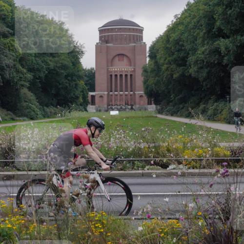 14.09.2025 - Stadtparktriathlon Michael Burmester http://msf.ph/oto/8902500 14.09.2025 09:41:55 Radfahren 395, 465 meine-sportfotos.de