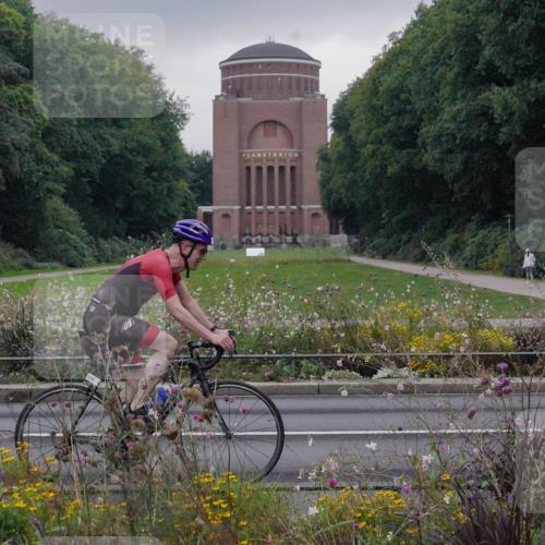 14.09.2025 - Stadtparktriathlon Michael Burmester http://msf.ph/oto/8902502 14.09.2025 09:42:03 Radfahren 395 meine-sportfotos.de