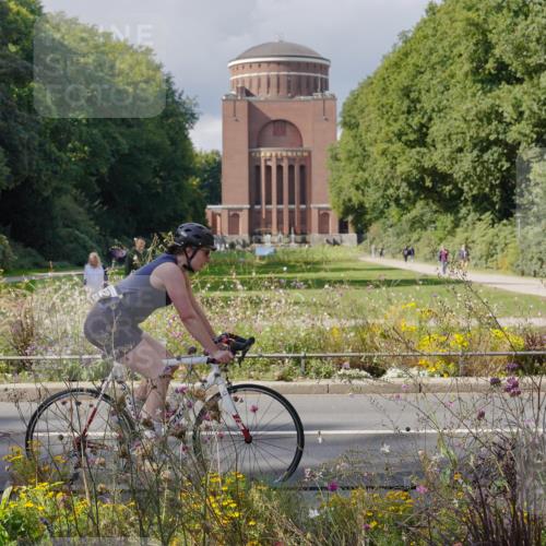 14.09.2025 - Stadtparktriathlon Michael Burmester http://msf.ph/oto/8902503 14.09.2025 13:33:03 Radfahren 1432, 1586 meine-sportfotos.de