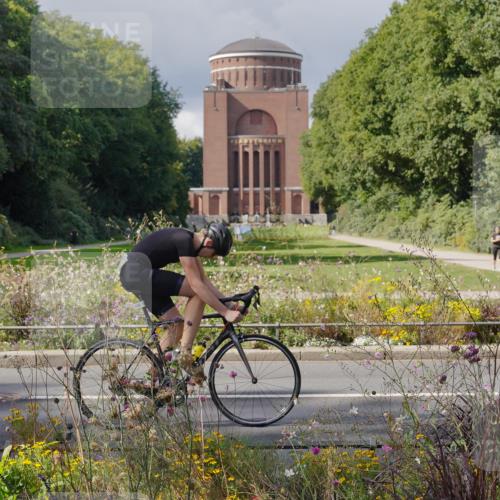 14.09.2025 - Stadtparktriathlon Michael Burmester http://msf.ph/oto/8902528 14.09.2025 13:34:06 Radfahren 1522, 1558, 1568 meine-sportfotos.de
