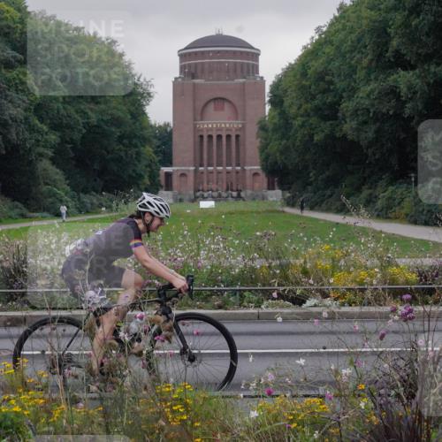 14.09.2025 - Stadtparktriathlon Michael Burmester http://msf.ph/oto/8902544 14.09.2025 09:44:19 Radfahren 448 meine-sportfotos.de