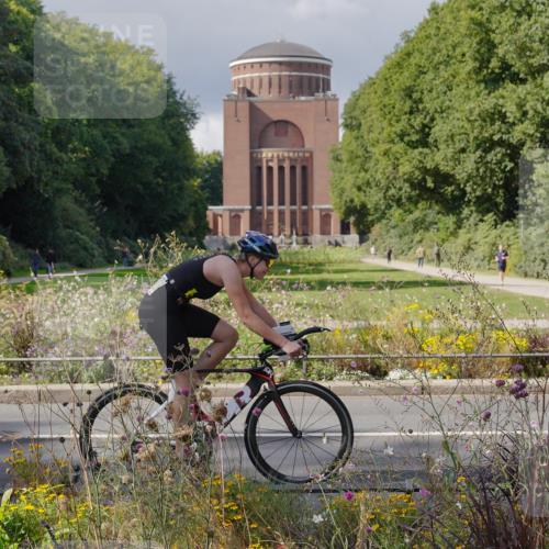 14.09.2025 - Stadtparktriathlon Michael Burmester http://msf.ph/oto/8902557 14.09.2025 13:34:51 Radfahren 1538, 1556 meine-sportfotos.de