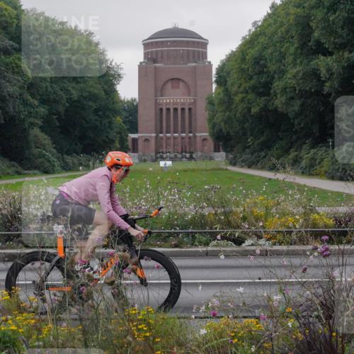 14.09.2025 - Stadtparktriathlon Michael Burmester http://msf.ph/oto/8902558 14.09.2025 09:46:05 Radfahren 423, 549 meine-sportfotos.de