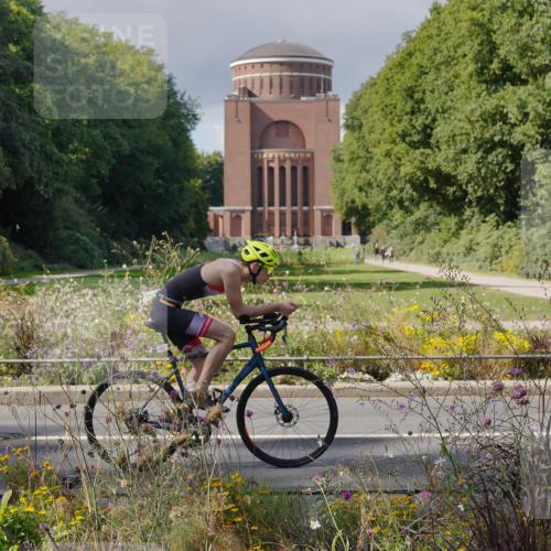 14.09.2025 - Stadtparktriathlon Michael Burmester http://msf.ph/oto/8902589 14.09.2025 13:36:11 Radfahren 1547, 1552 meine-sportfotos.de