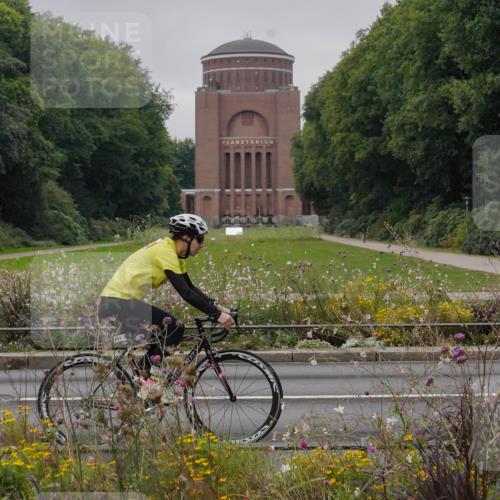 14.09.2025 - Stadtparktriathlon Michael Burmester http://msf.ph/oto/8902654 14.09.2025 09:50:53 Radfahren 498, 563, 594, 604, 610 meine-sportfotos.de