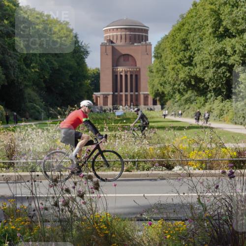 14.09.2025 - Stadtparktriathlon Michael Burmester http://msf.ph/oto/8902661 14.09.2025 13:40:44 Radfahren 1523, 1526 meine-sportfotos.de