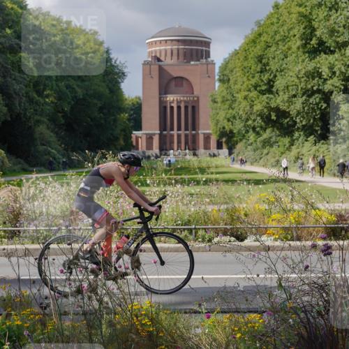 14.09.2025 - Stadtparktriathlon Michael Burmester http://msf.ph/oto/8902679 14.09.2025 13:41:21 Radfahren 1531, 1535 meine-sportfotos.de