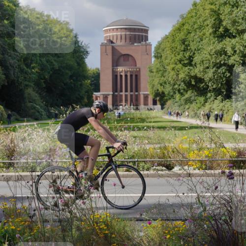 14.09.2025 - Stadtparktriathlon Michael Burmester http://msf.ph/oto/8902687 14.09.2025 13:41:37 Radfahren 1422, 1558 meine-sportfotos.de