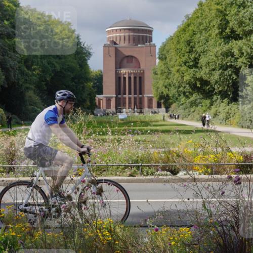 14.09.2025 - Stadtparktriathlon Michael Burmester http://msf.ph/oto/8902699 14.09.2025 13:42:57 Radfahren 1475 meine-sportfotos.de