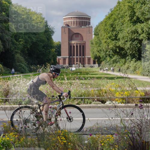 14.09.2025 - Stadtparktriathlon Michael Burmester http://msf.ph/oto/8902717 14.09.2025 13:44:01 Radfahren 1534 meine-sportfotos.de