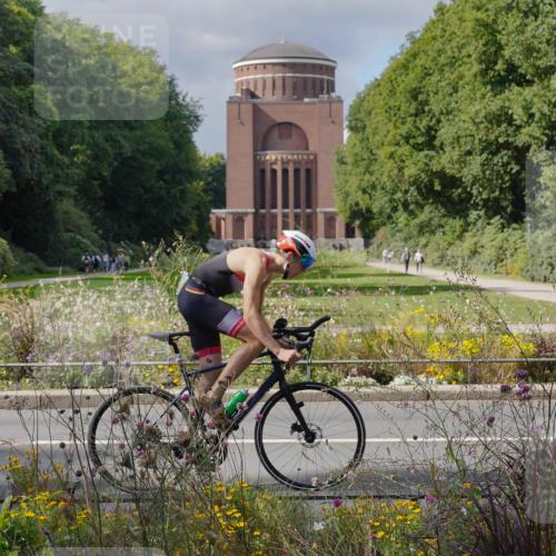 14.09.2025 - Stadtparktriathlon Michael Burmester http://msf.ph/oto/8902721 14.09.2025 13:44:21 Radfahren 1525, 1548 meine-sportfotos.de