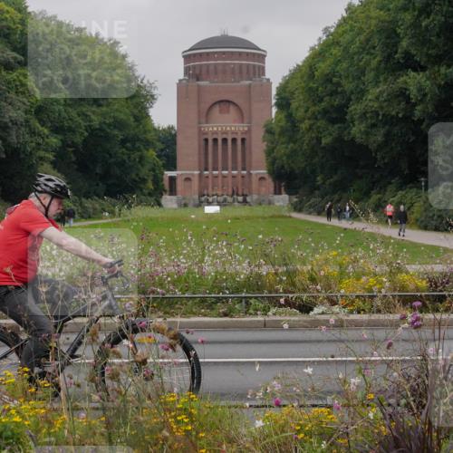 14.09.2025 - Stadtparktriathlon Michael Burmester http://msf.ph/oto/8902734 14.09.2025 09:54:09 Radfahren 511, 598, 607 meine-sportfotos.de