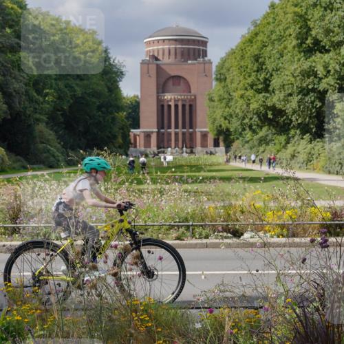 14.09.2025 - Stadtparktriathlon Michael Burmester http://msf.ph/oto/8902807 14.09.2025 13:46:06 Radfahren 1549, 1635, 1654, 1660 meine-sportfotos.de