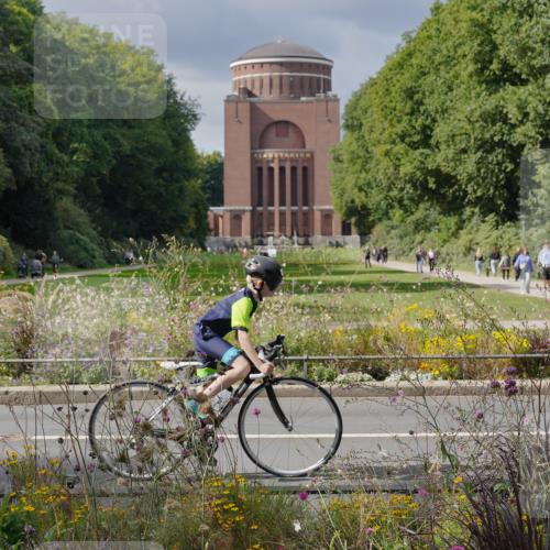 14.09.2025 - Stadtparktriathlon Michael Burmester http://msf.ph/oto/8902813 14.09.2025 13:47:11 Radfahren 1666 meine-sportfotos.de